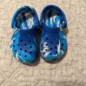 Crocs toddler size 7
